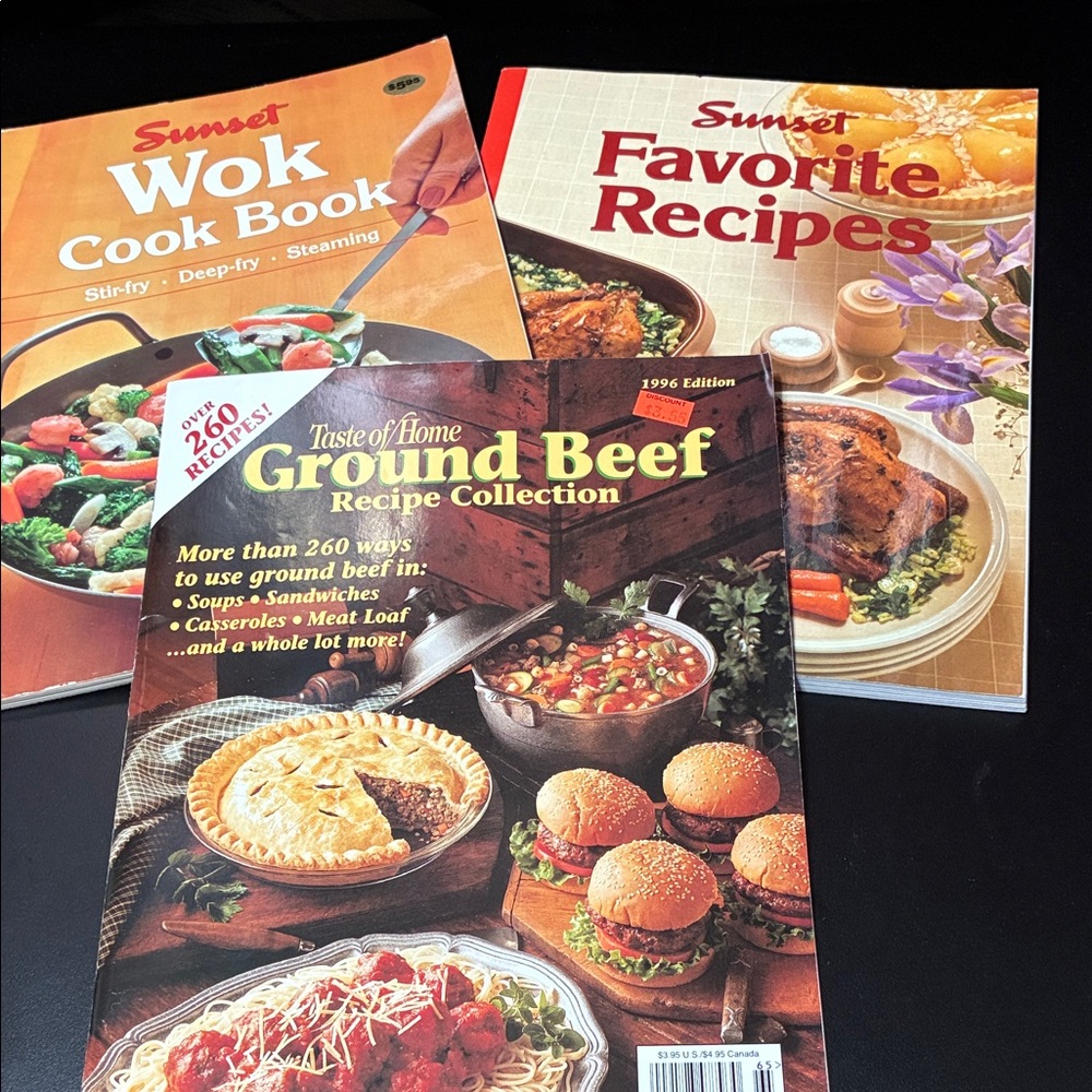 Vintage 3 piece set of assorted Recipe Collection Cookbooks